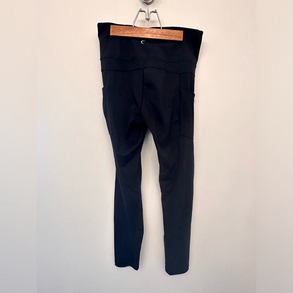 Zyia black pocket leggings